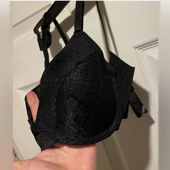 Set of 2 Christian Siriano Lace Bras. Like New. Size 32B. $8 - Picture 3 of 10